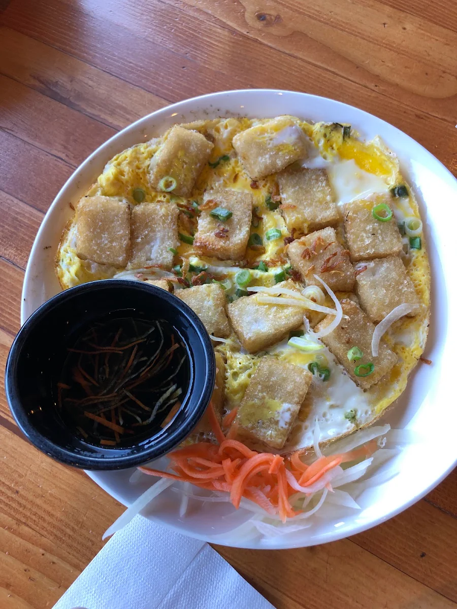 Bột Chiên Saigon Rice Cake Omelette, Kingsway Lemongrass