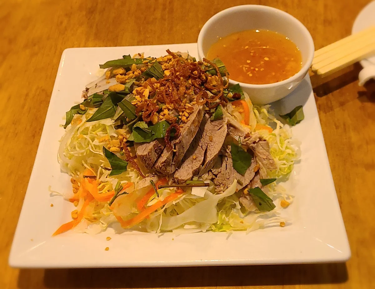 Bun Mang Vit, Kingsway Lemongrass