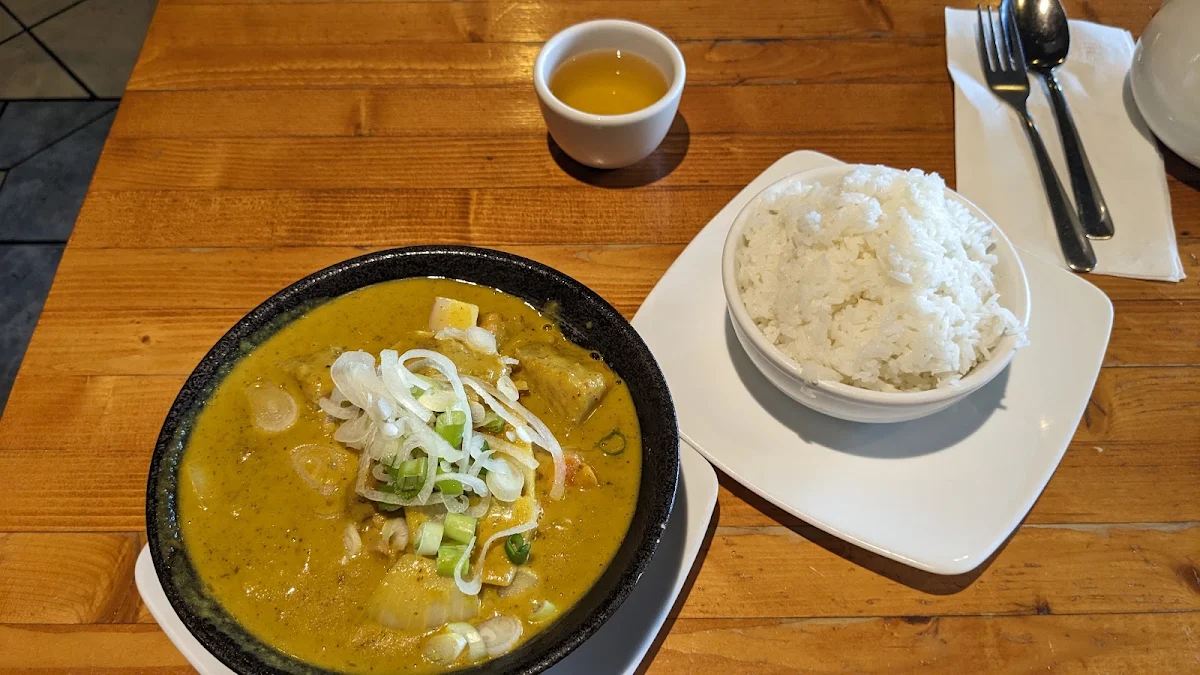 Chicken Curry with Rice, Kingsway Lemongrass