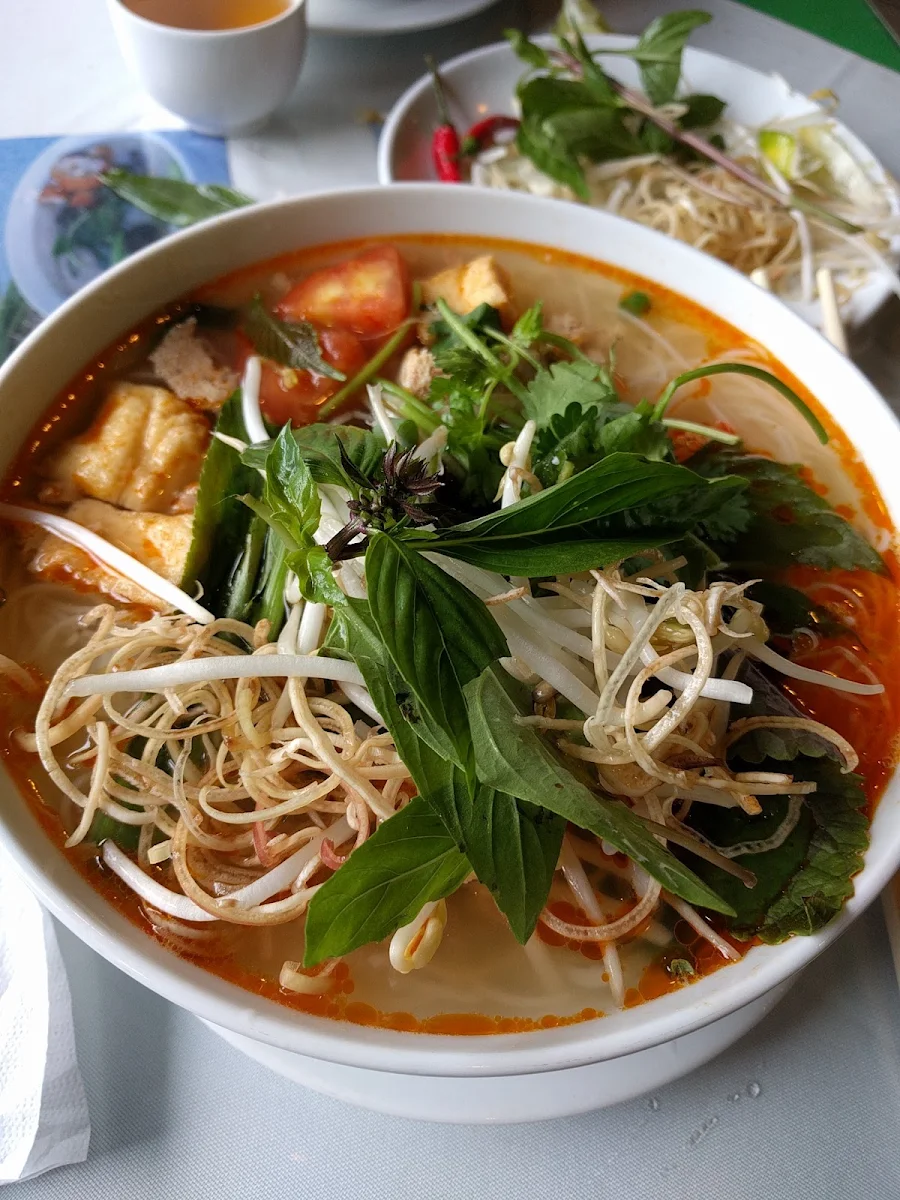 Spicy Hue-Style Lemongrass Noodle Soup, Kingsway Lemongrass
