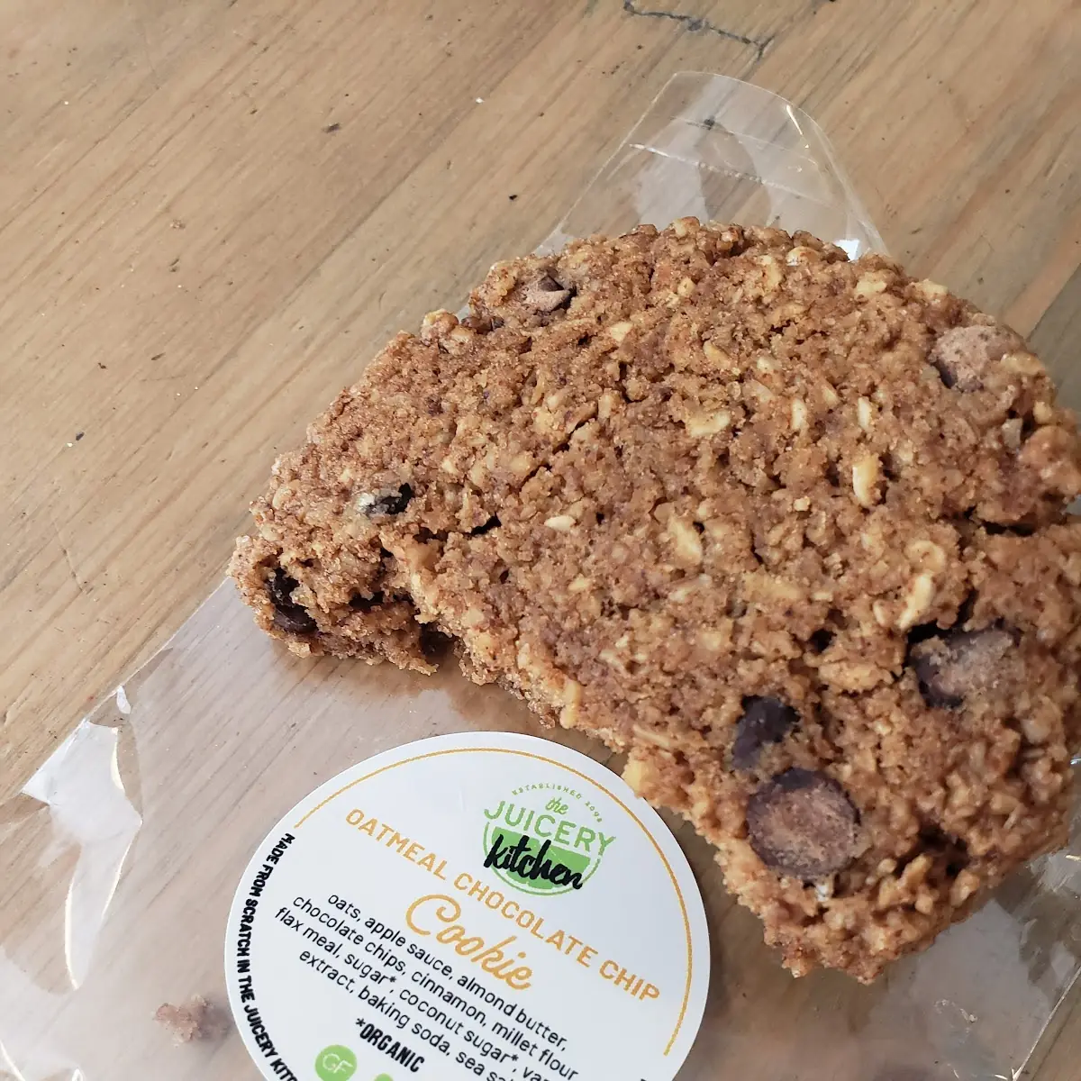 Oatmeal Chocolate Chip Cookie