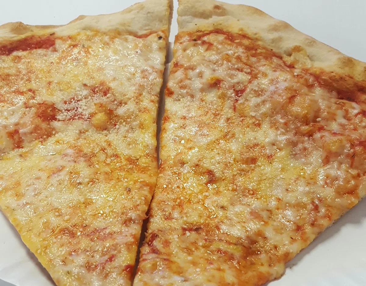 Michaelangelo's Cheese Pizza