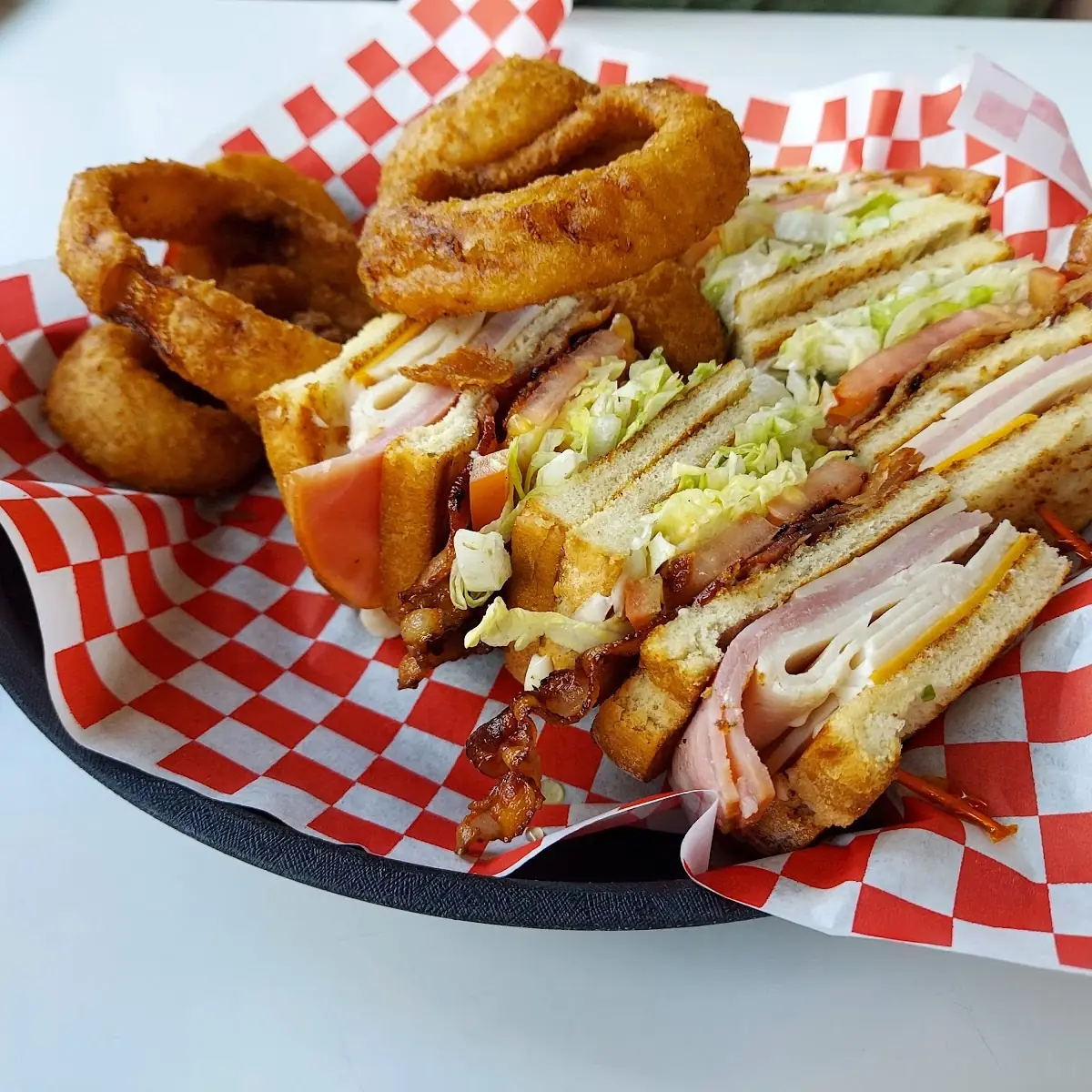 blt Sandwich and Onion Rings