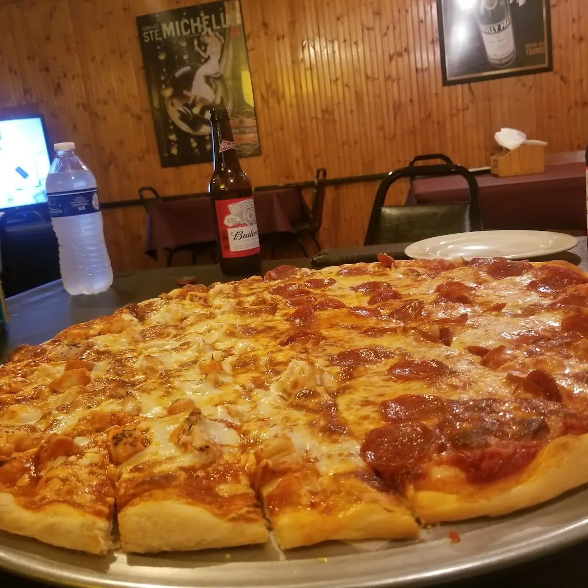 Búffalo Chicken Pizza & Peperoni