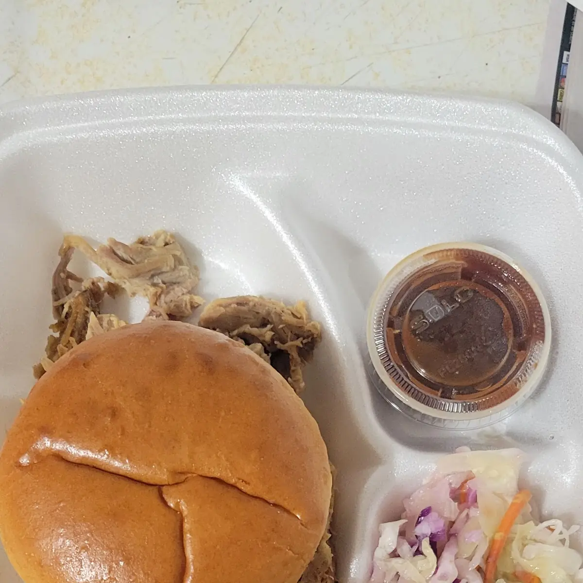 Pulled Pork Sandwich w Cole Slaw Side
