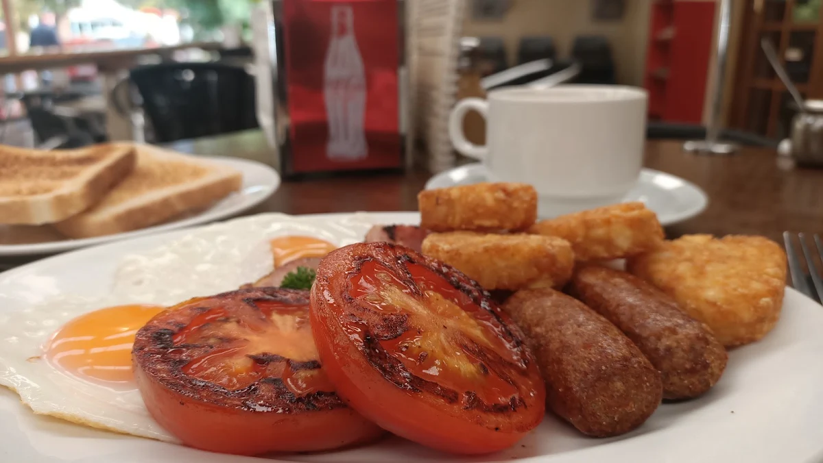 Big Breakfast, The Cola Café and Museum