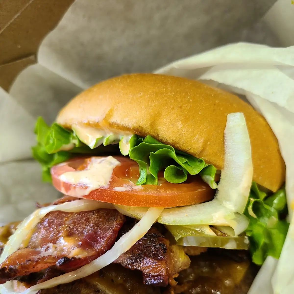 Bacon Cheddar Simple Burger