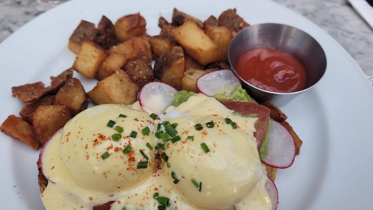 Avocado Super Benedict
