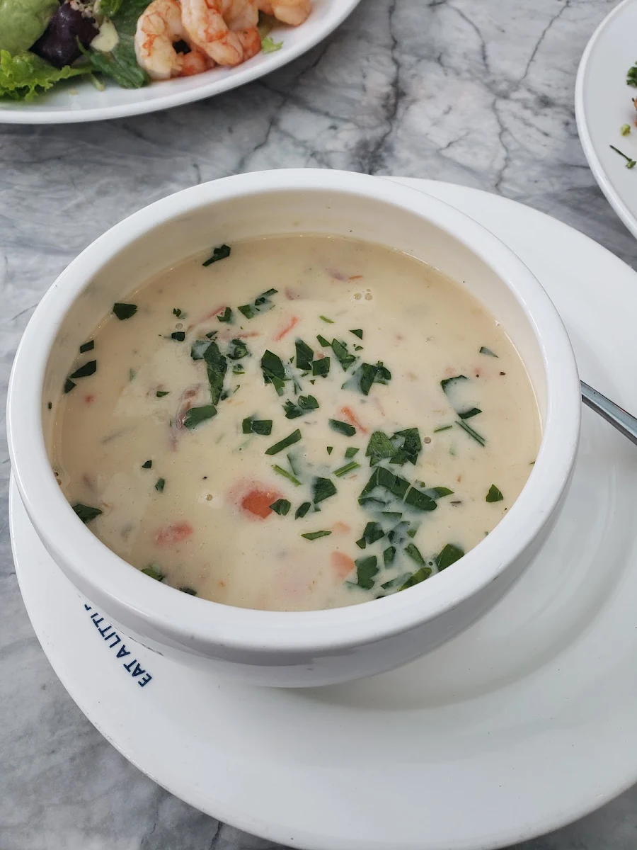 Earls Famous Clam Chowder