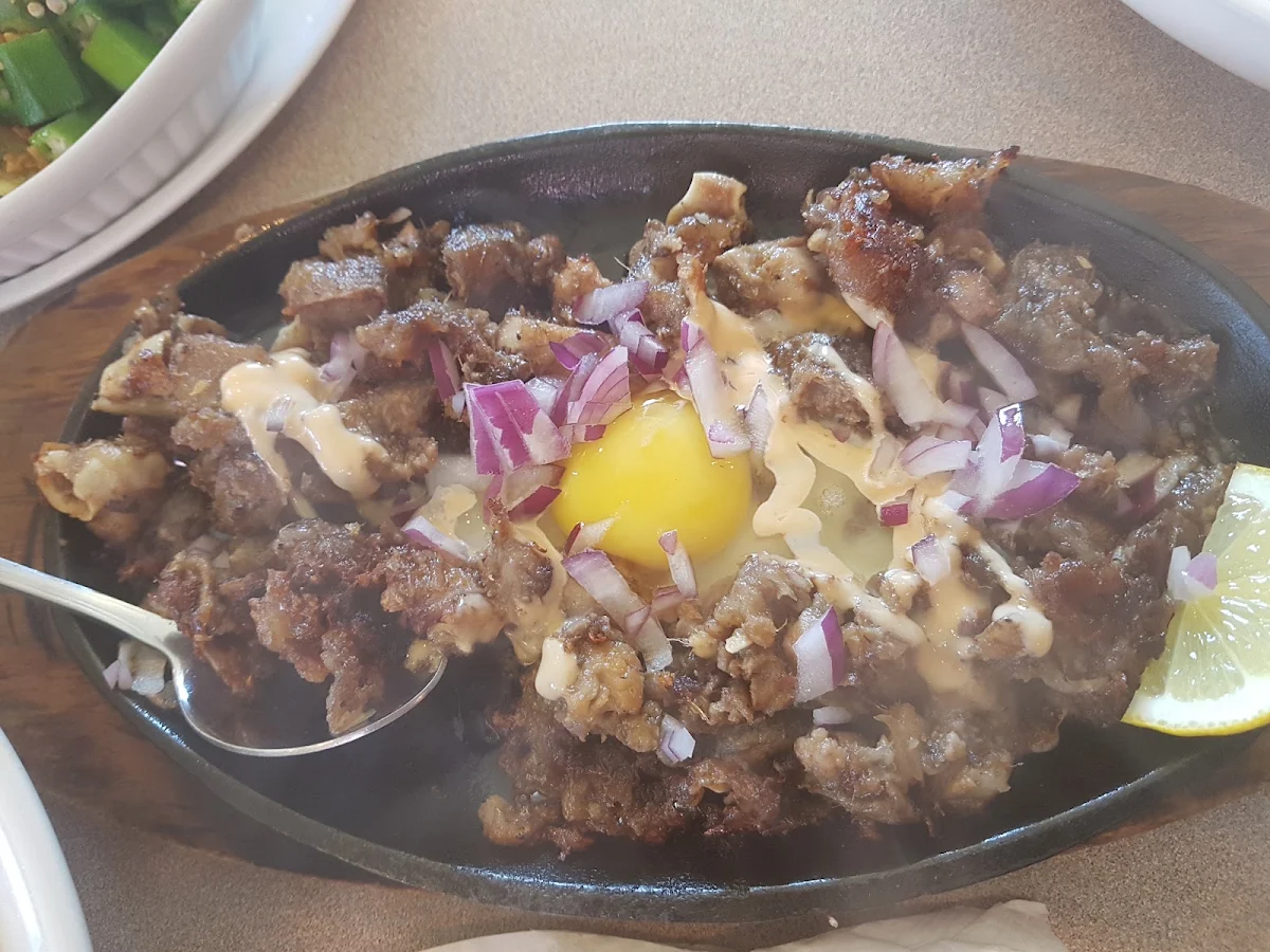 Sizzling Sisig, Mangkok International Cuisine