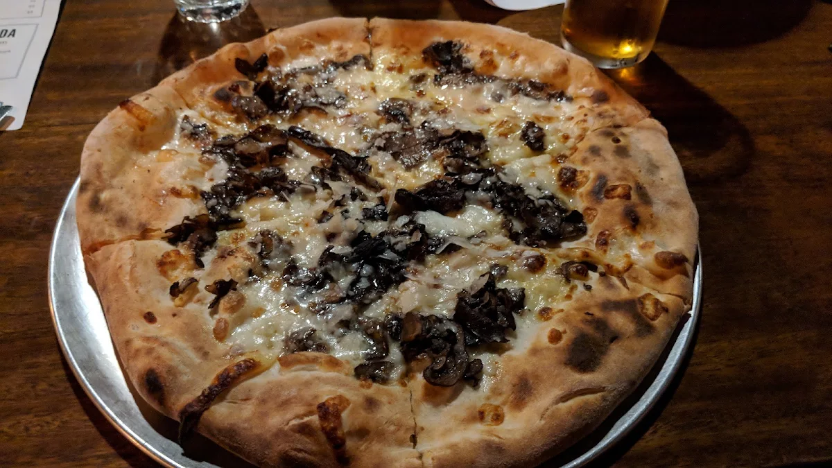 Mushroom Pizza, Parry St Garage