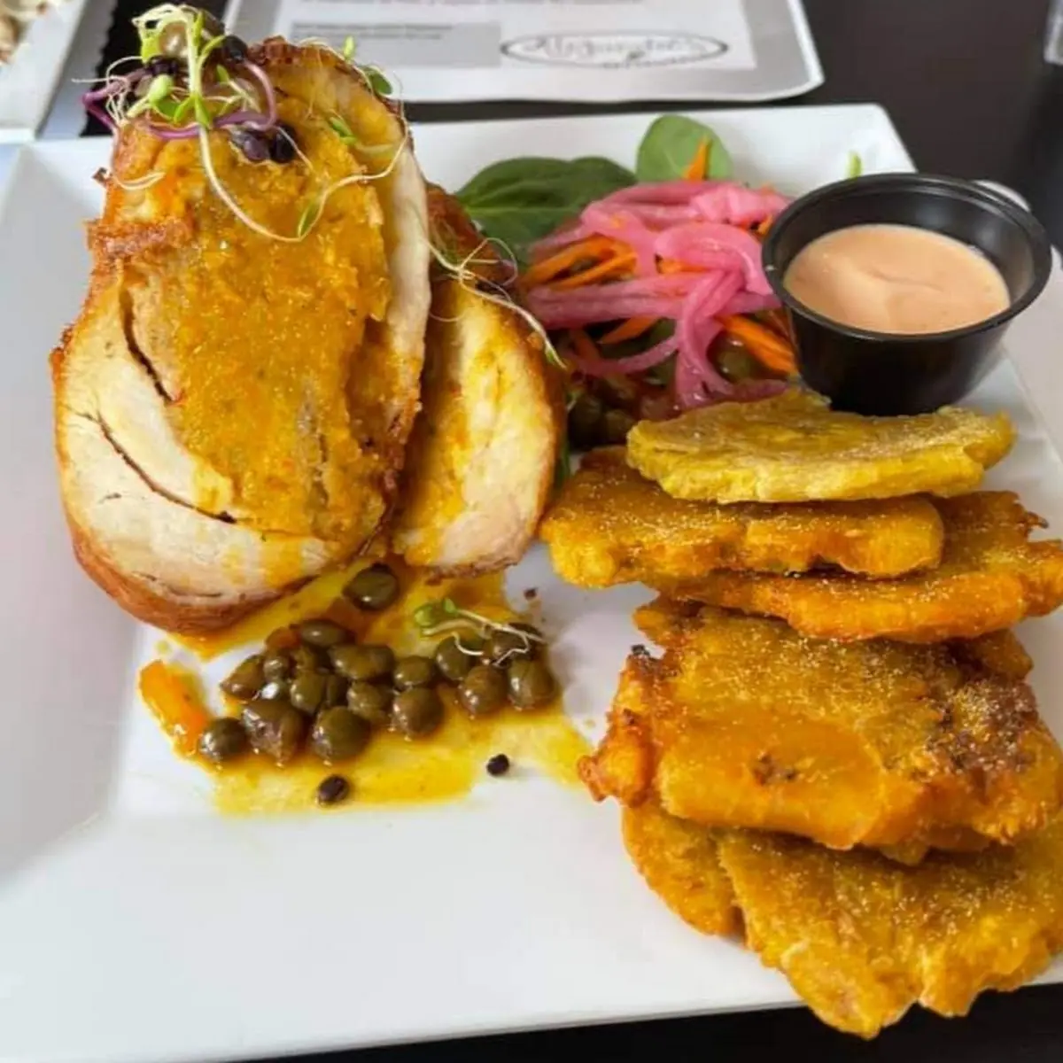 Pollo Relleno De Queso Y Guayava