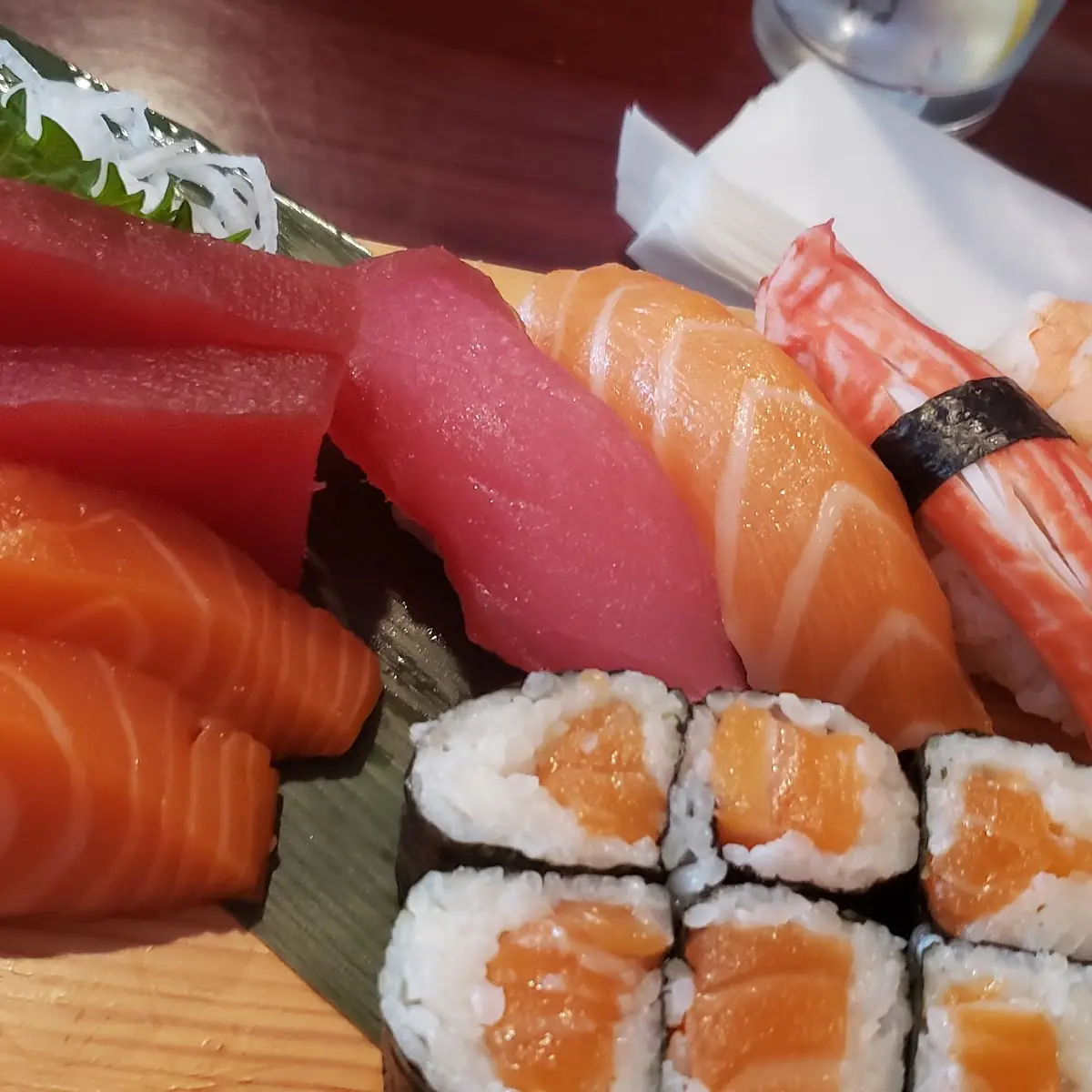 Sushi & Sashimi Combo