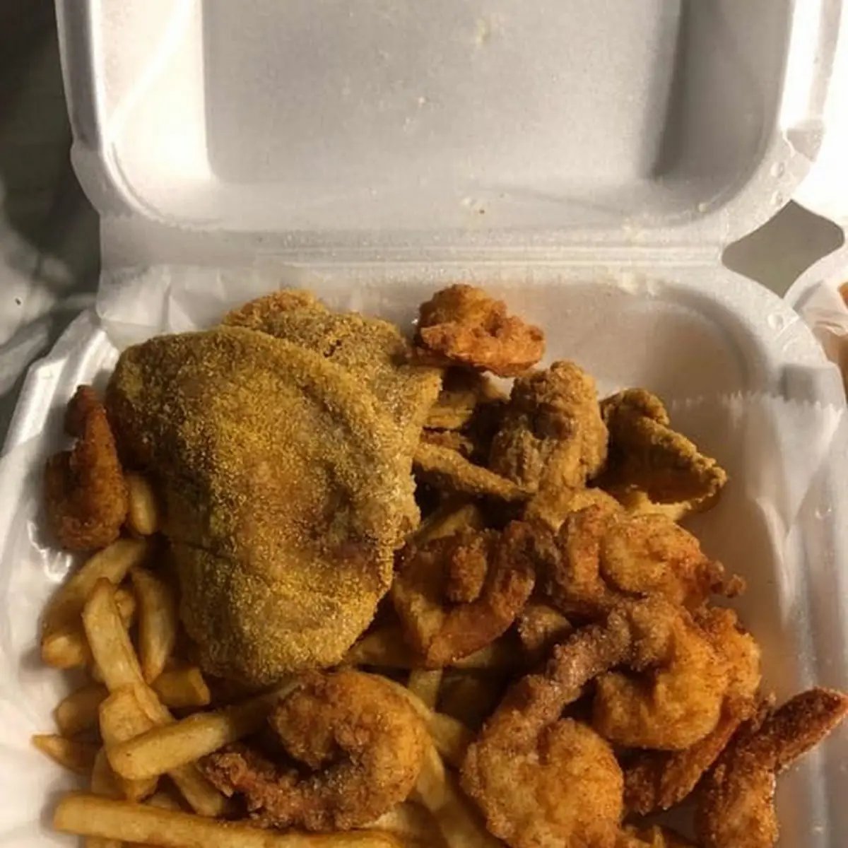 Fried Shrimp Basket with Fries