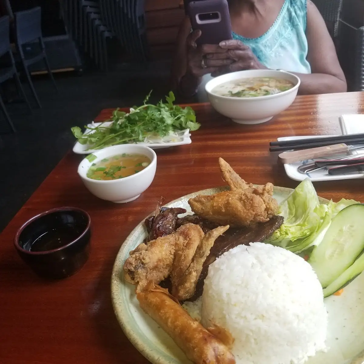Combo Plate with Wings and Sliced Thin Pork Chops