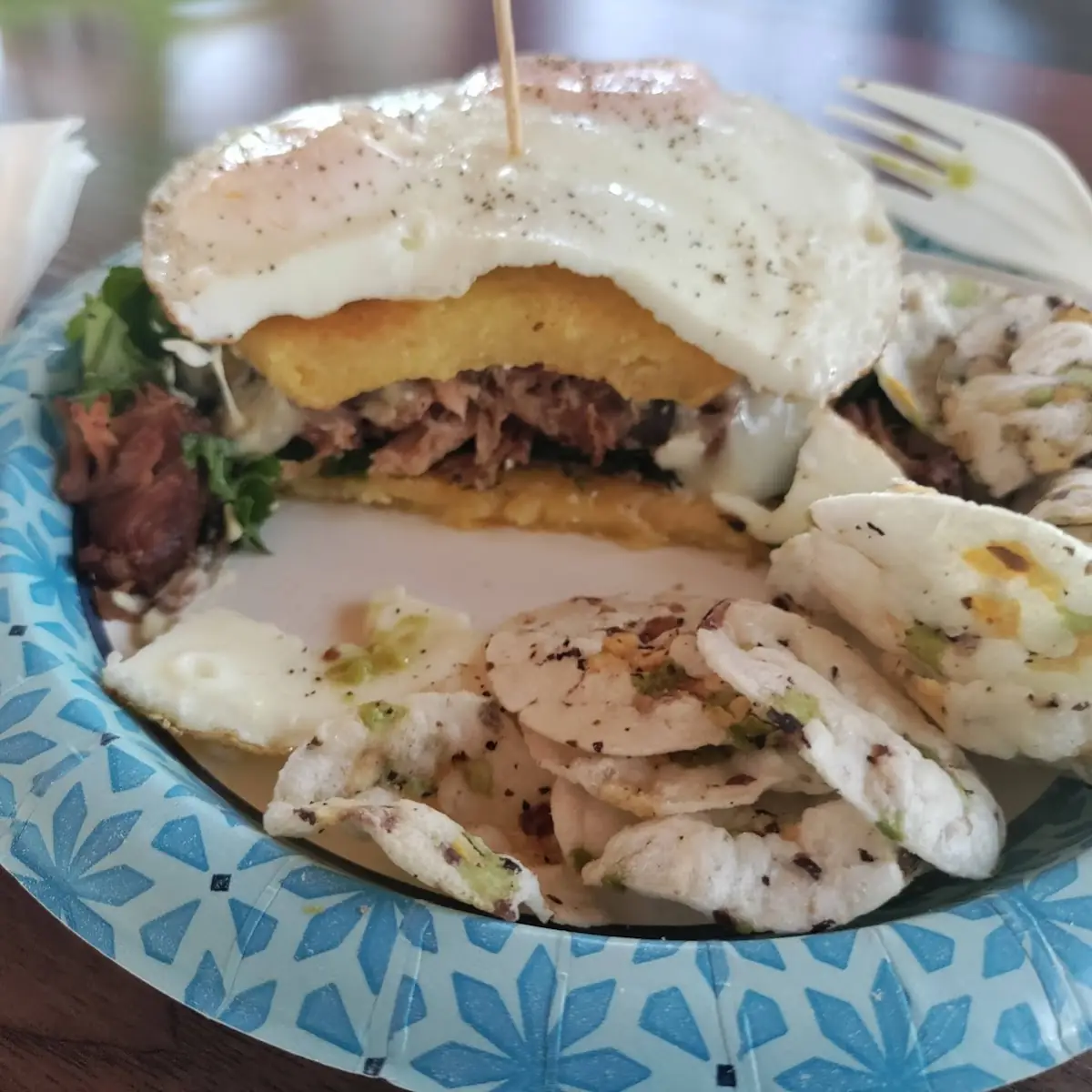 Arepa De Maiz Carnitas