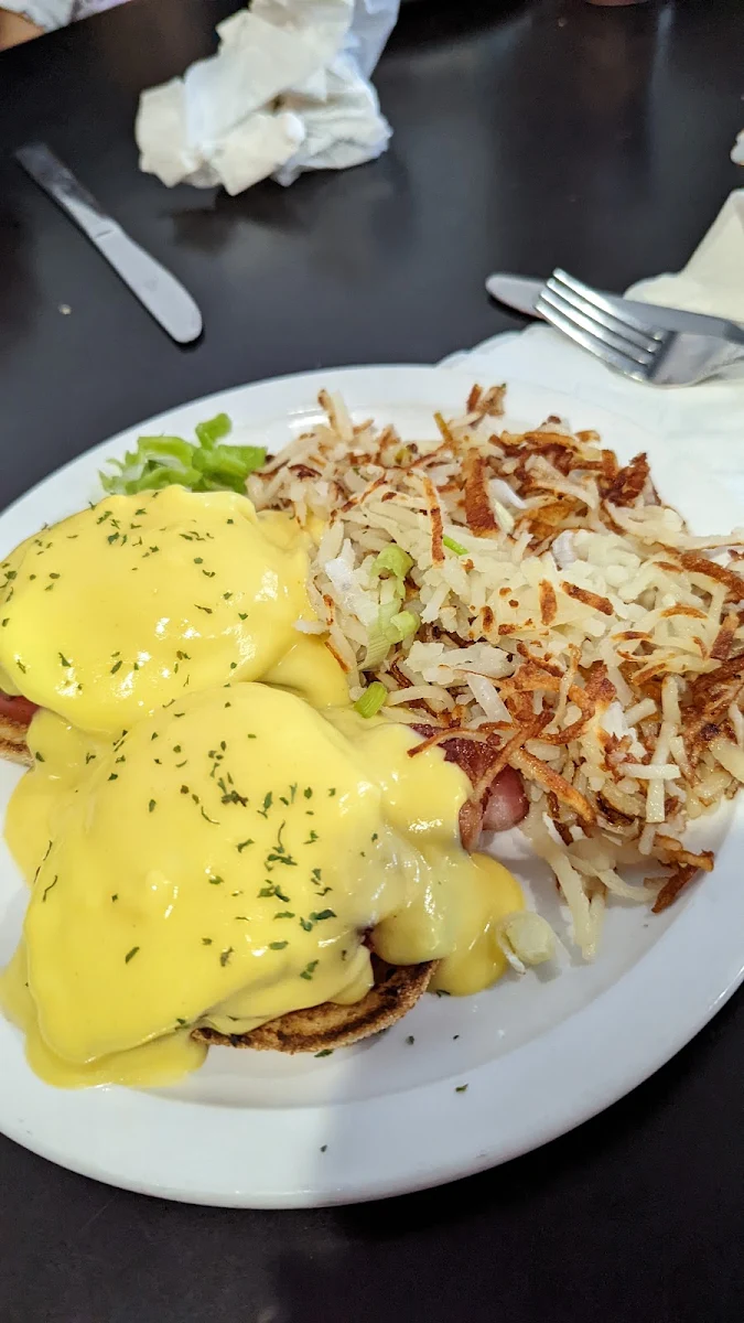 Eggs Benedict, Hide-A-Way Cafe