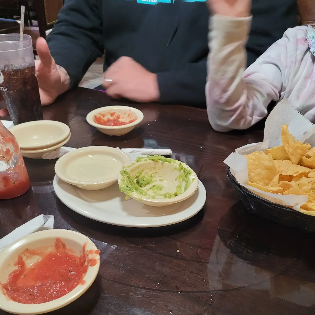 Chips & Salsa Guacamole Dip Queso