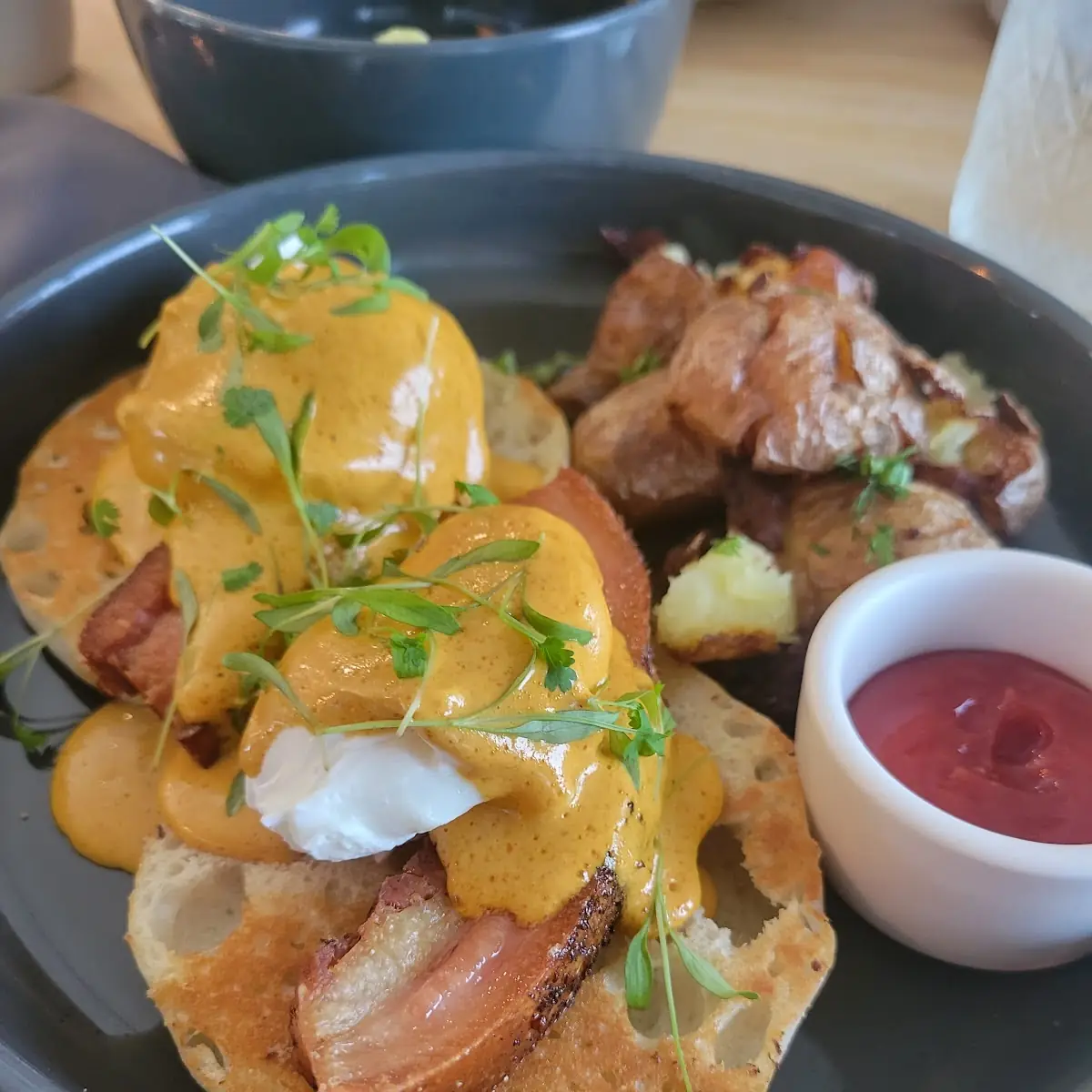 Eggs Benedict