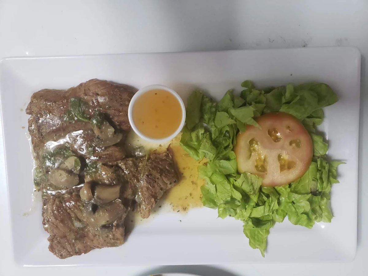 Biftec Con Ensalada