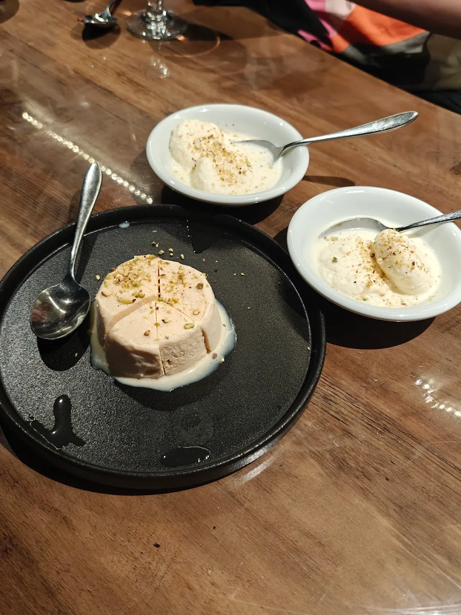 Highlights, Indian Paramount Restaurant