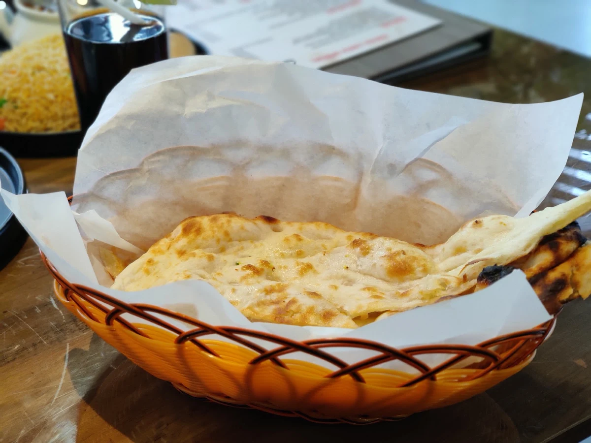 Tandoori Naan, Indian Paramount Restaurant