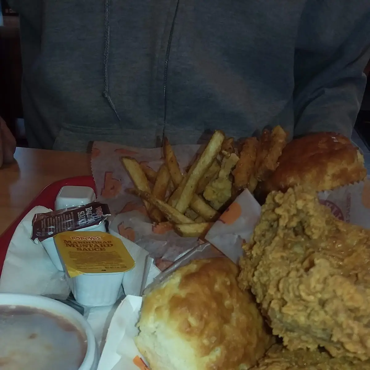 Fried Chicken & Rice & Beans E Biscuit
