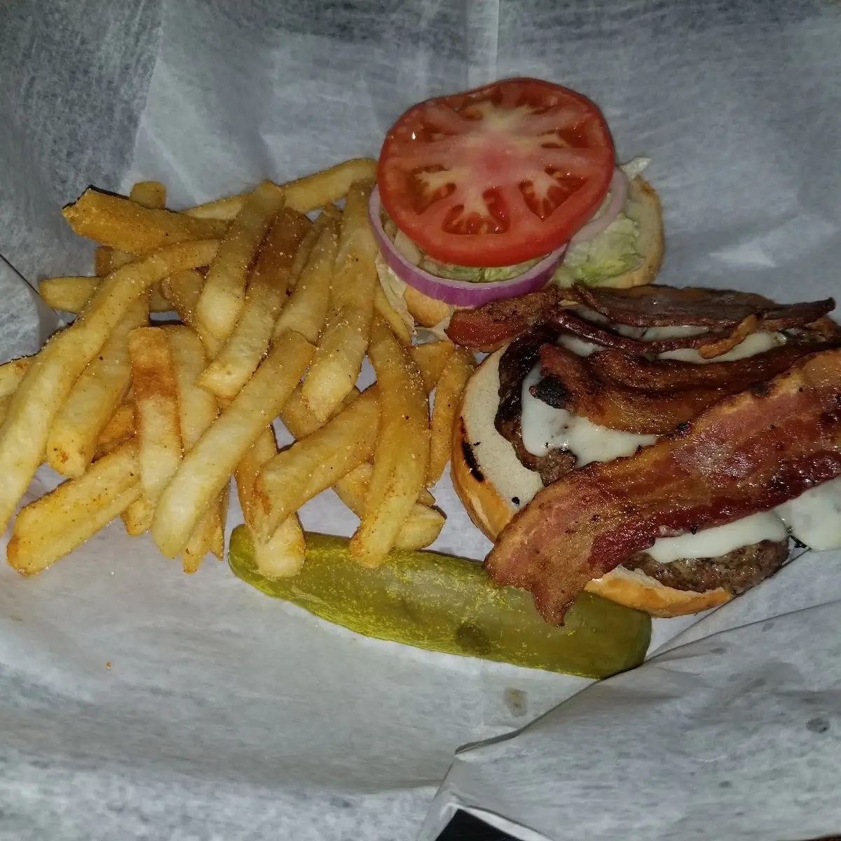 Classic Burger w Swiss Cheese & Bacon