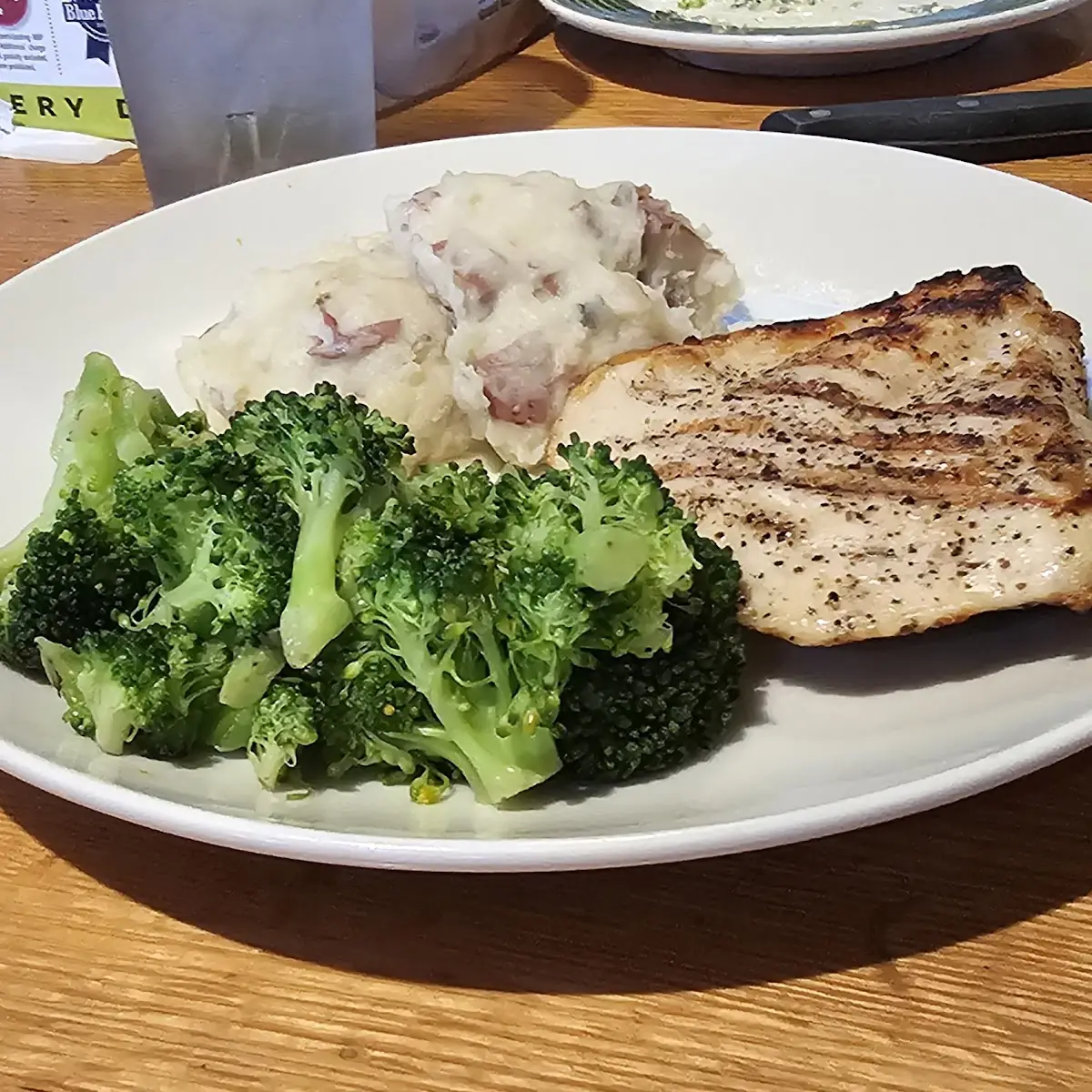 Grilled Chicken Broccoli and Mashed Potatoes