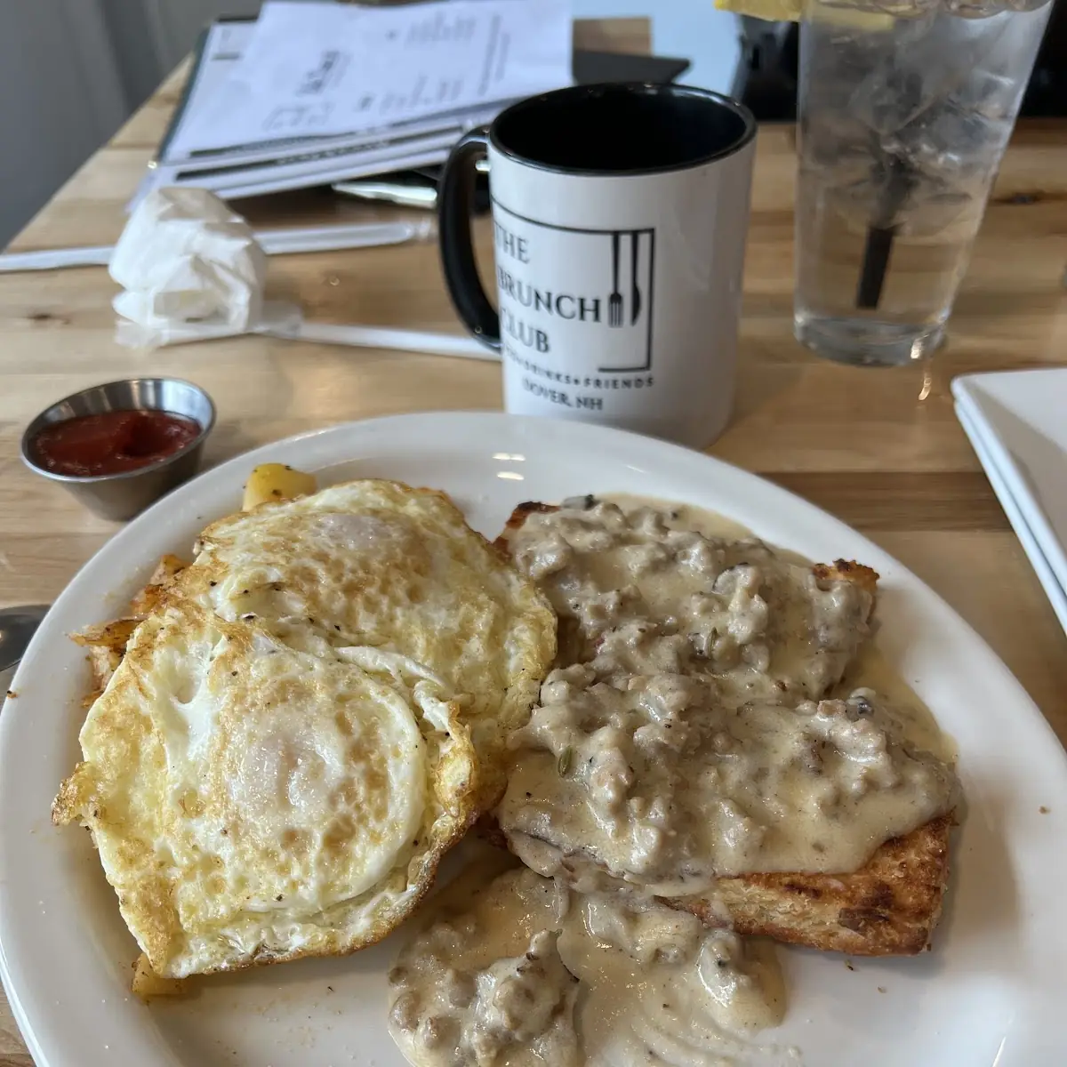 Biscuits & Gravy w 2 Eggs & Home Fries