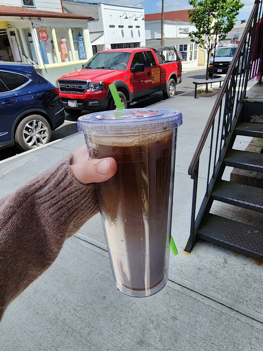 Iced Vanilla Latte with Caramel