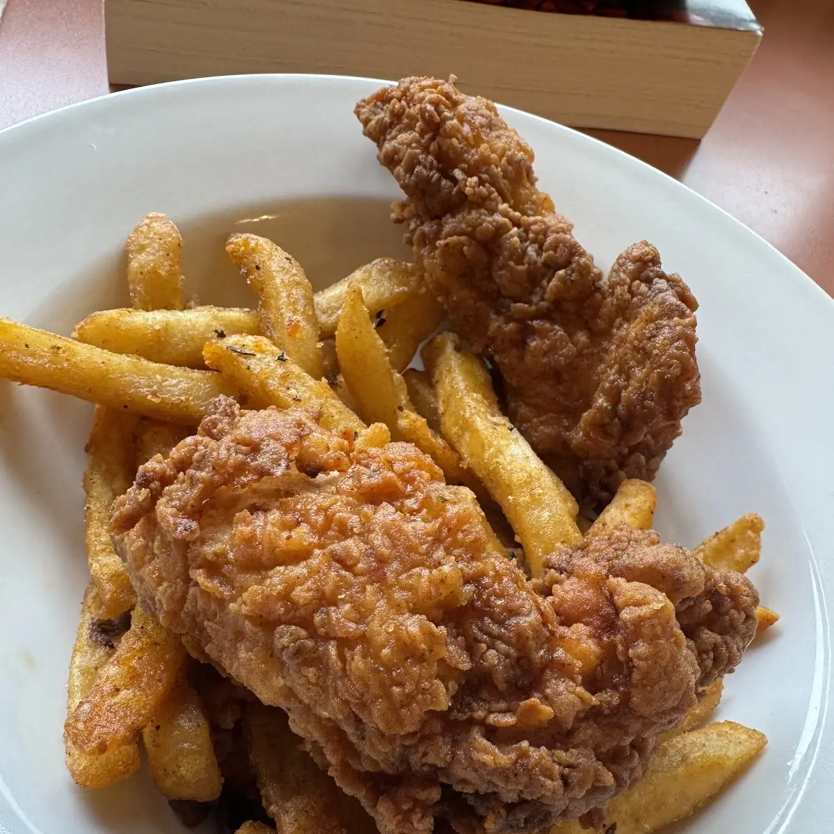 Chicken Strips w Fries