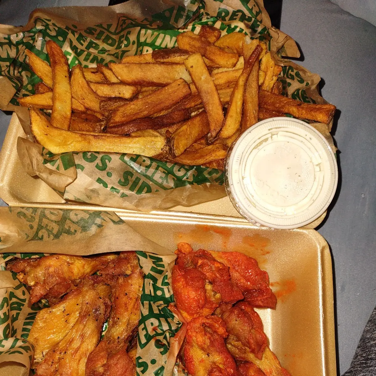 Chicken Wings with Fries