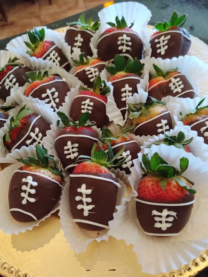 Chocolate Dipped Strawberries - Half Dozen