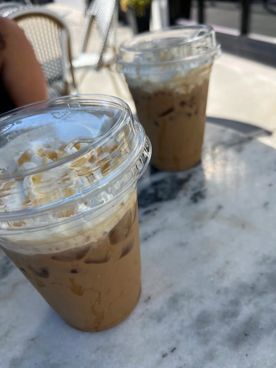 Iced Caramel Macchiato