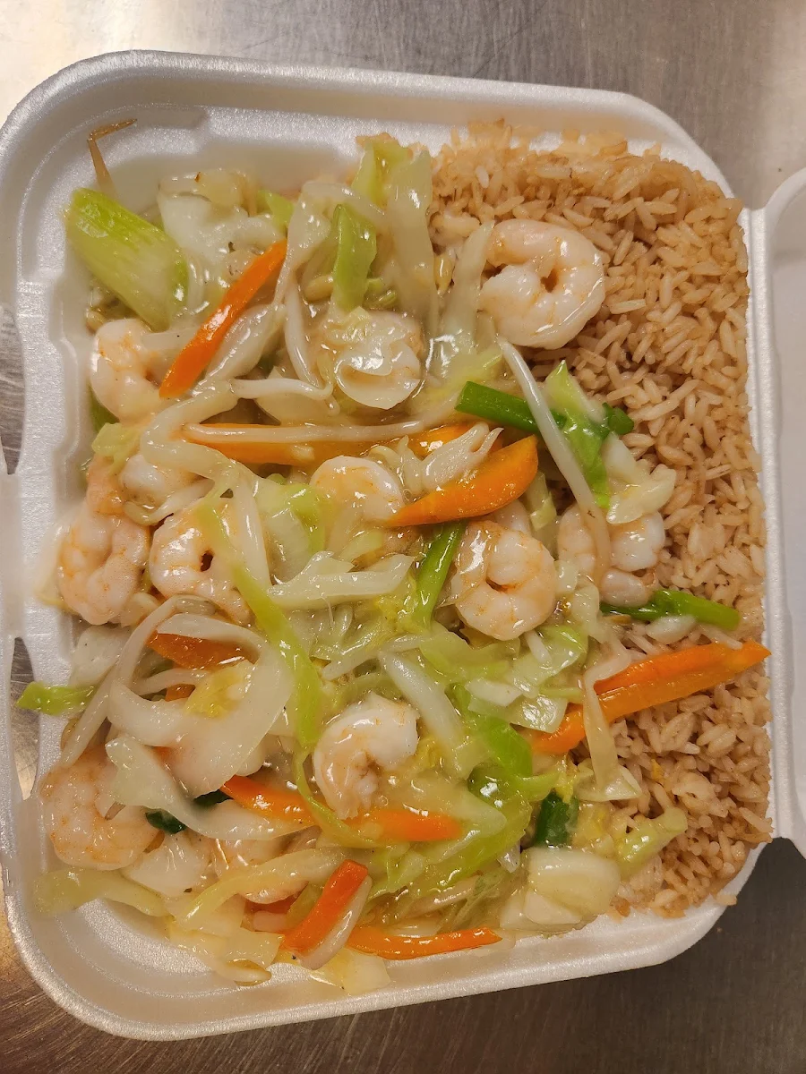 Shrimp Chow Mein Combo Platter