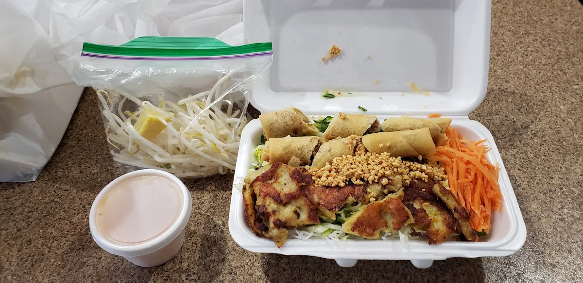 Spring Roll and Lemon Grass Chicken Vermicelli Bowl, Lucky Palace Restaurant