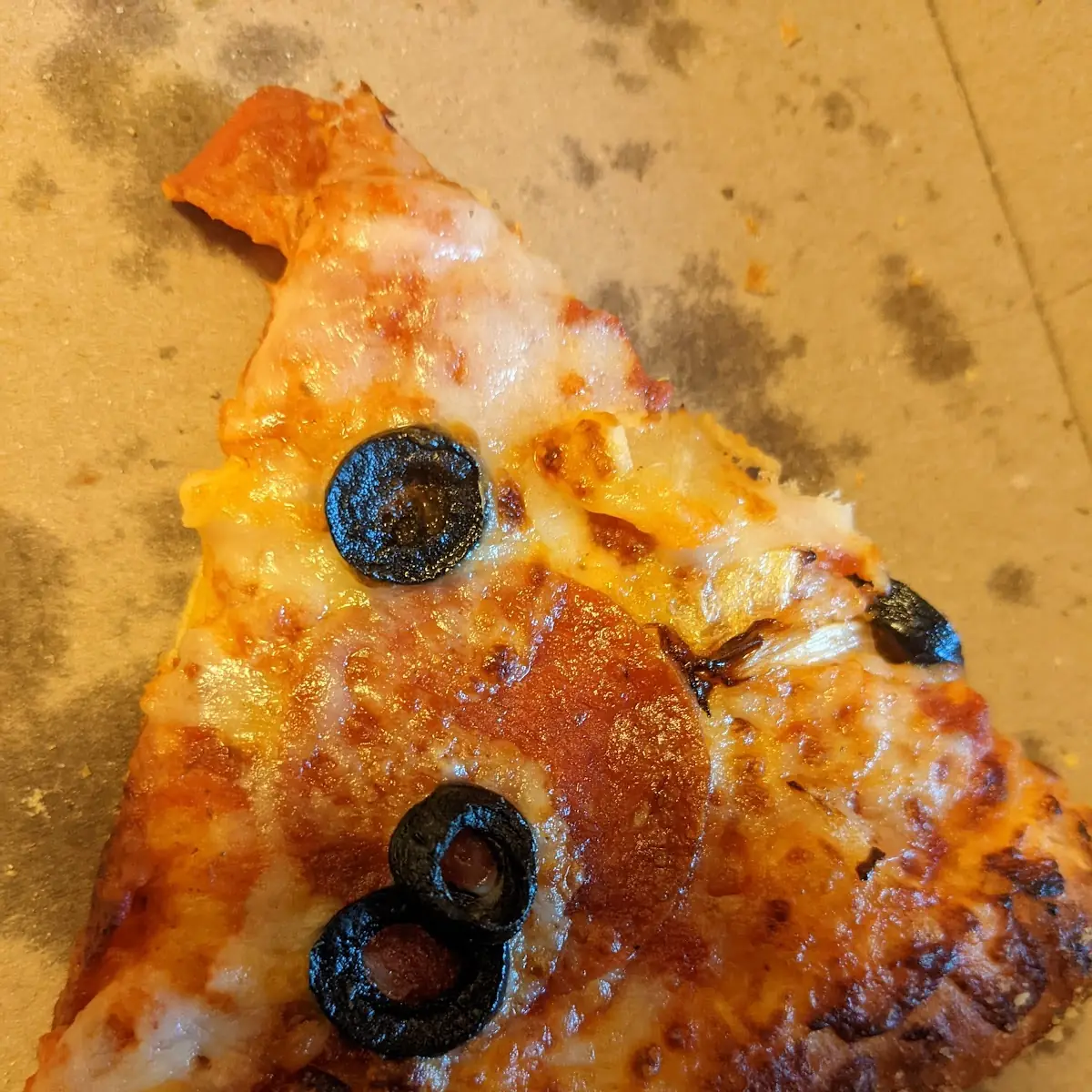 Pepperoni Pineapple Black Olive Thon Crust