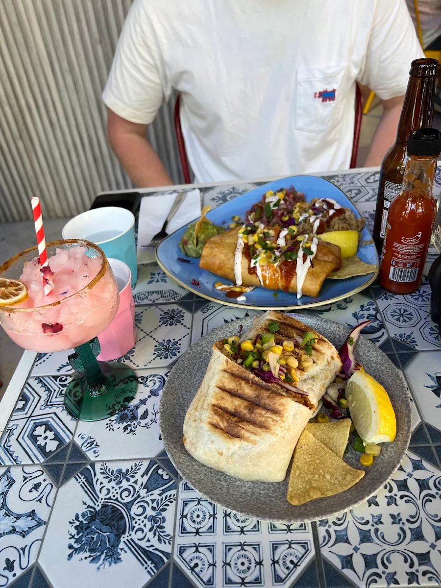 Burrito&Chimichanga, Hecho en Mexico Richmond (Rooftop Bar)