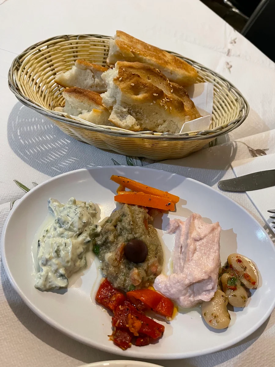 Dip, Doncaster Greek Tavern
