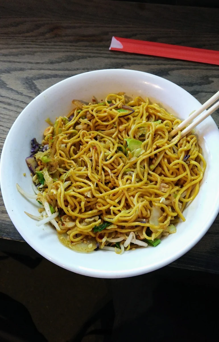Thai Style Chow Mein Box