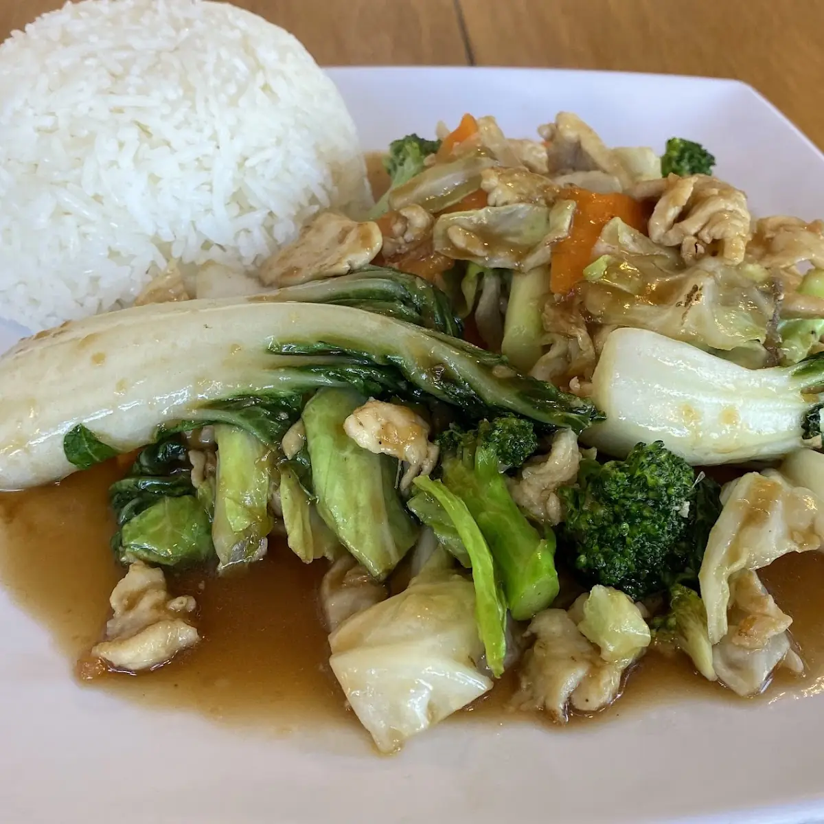 Com GA Xao Rau- Sautee Chicken Vegetable