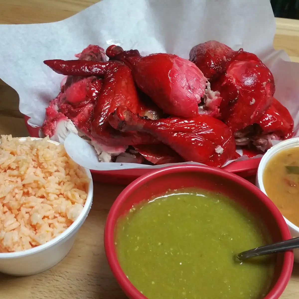 Frijoles Charros Y Salsa Verde