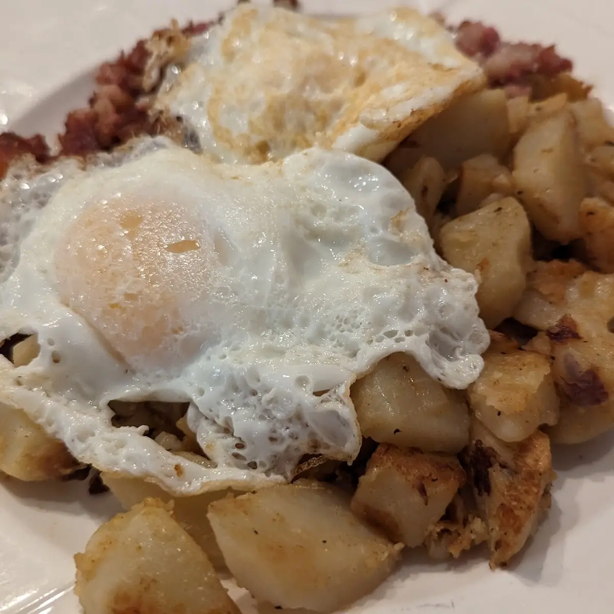 Eggs over Easy w Corned Beef Hash