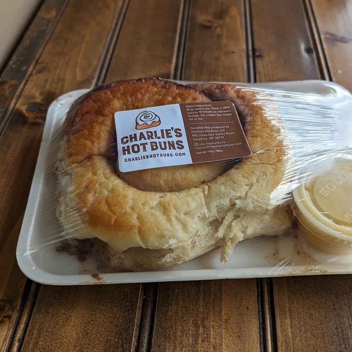 Hot Bun Cinnamon Roll