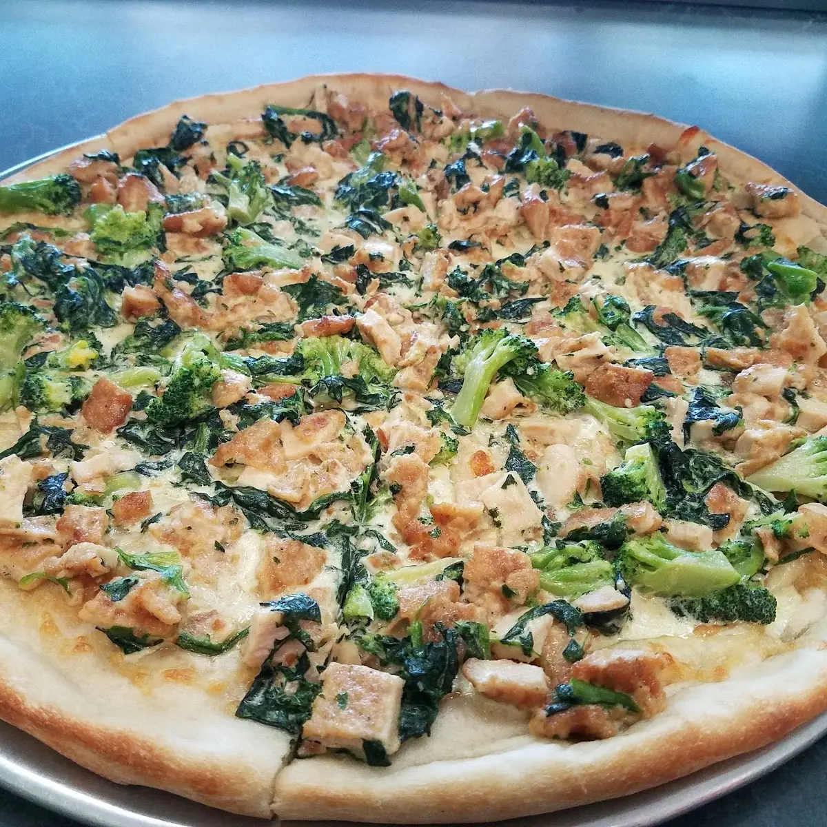 Chicken Alfredo Broccoli Spinach Pizza