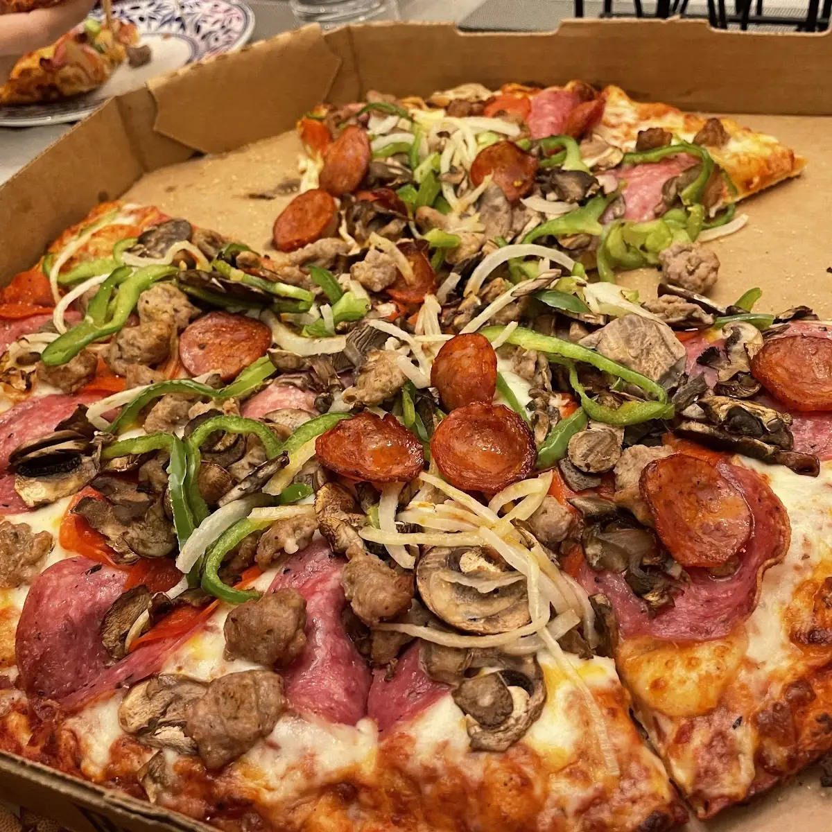Deluxe Pizza