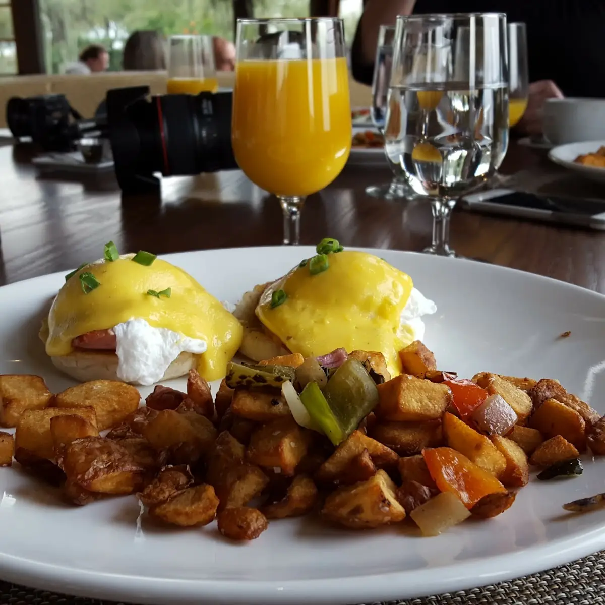 Eggs Benedict