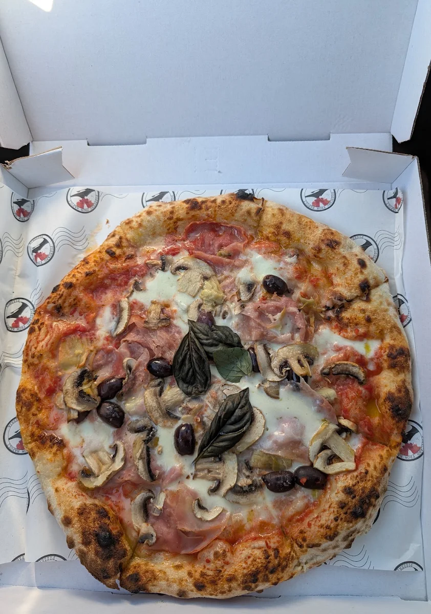 Capricciosa, Postcard from Napoli