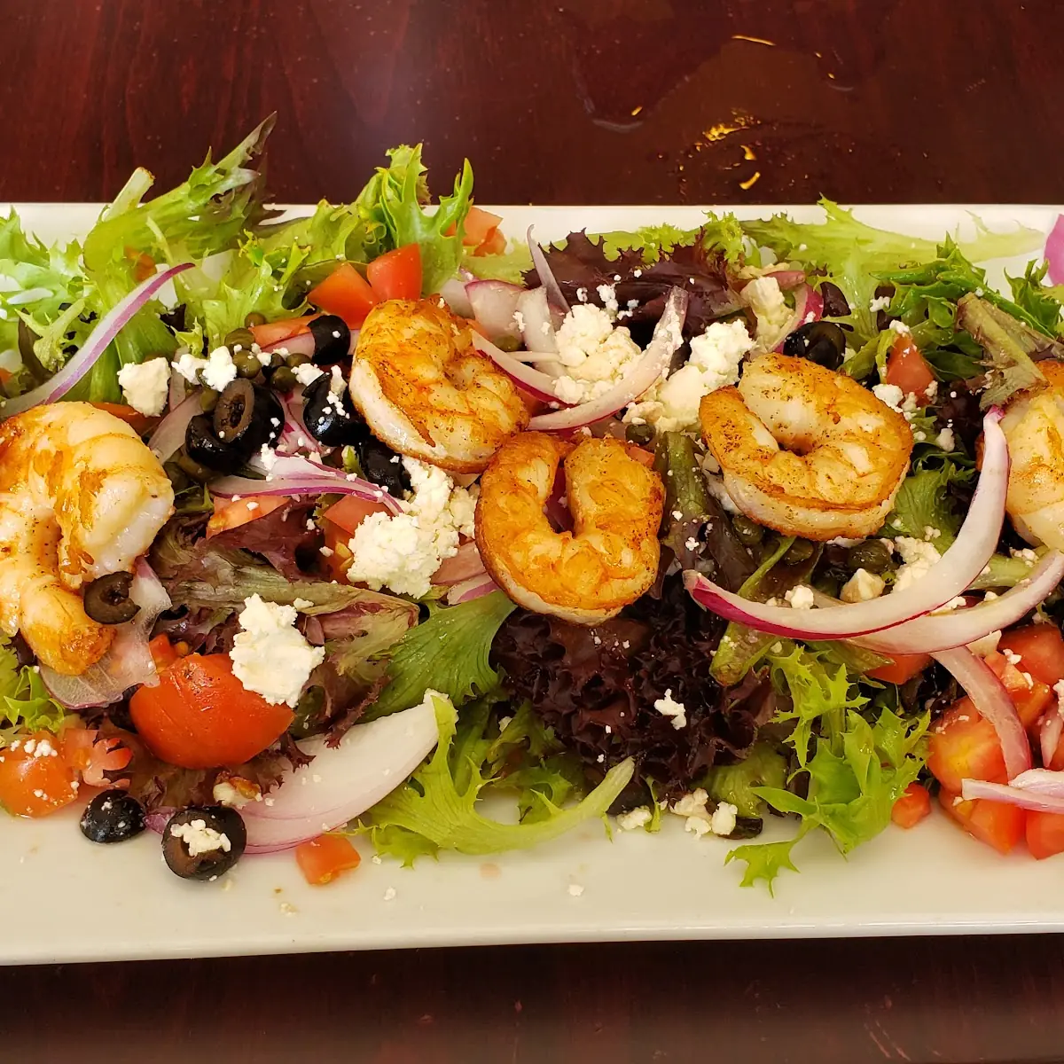 Mediterranean Salad with Grilled Shrimp
